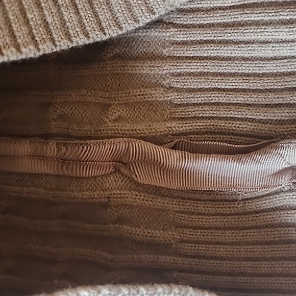 CASUAL CORNER Italian Merino Wool Sweater - Picture 8 of 10